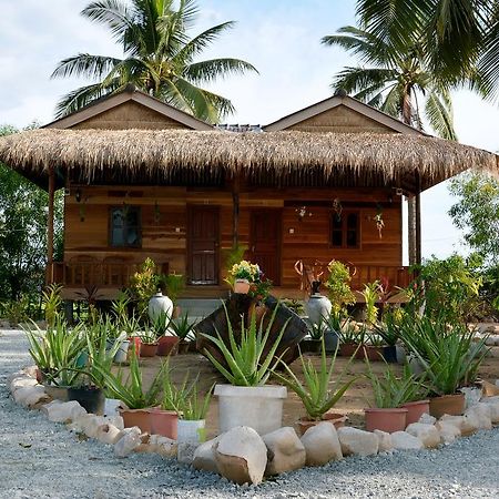 Fish Island Bungalows Кампот Екстериор снимка